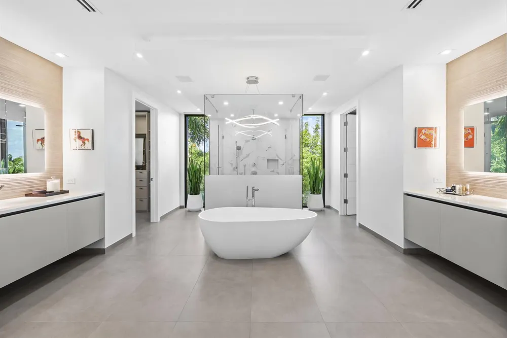 2863 NE 27th Street Fort Lauderdale, FL 33306