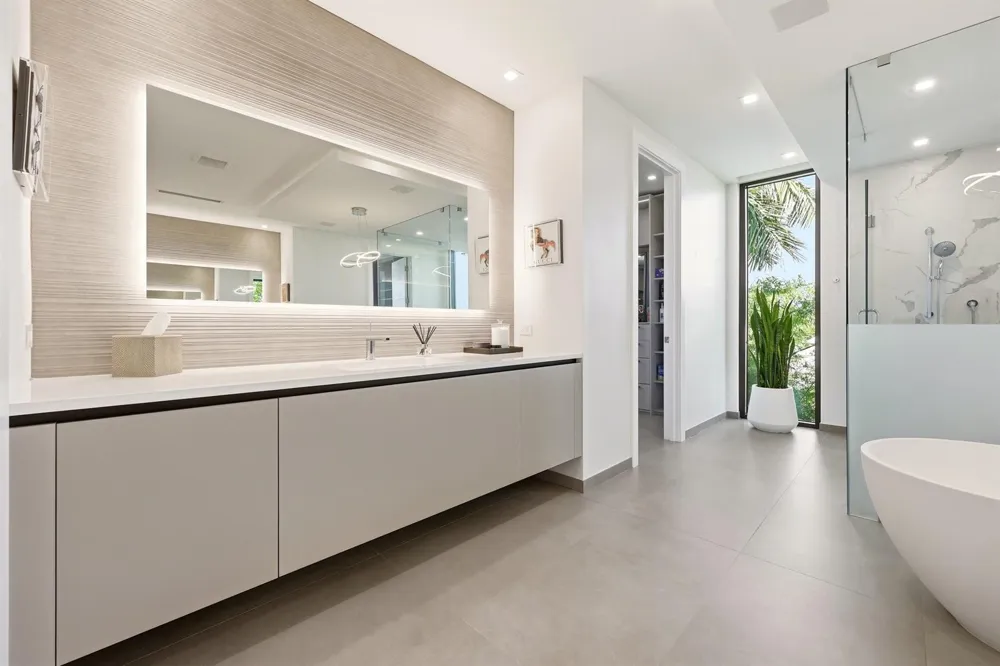 2863 NE 27th Street Fort Lauderdale, FL 33306