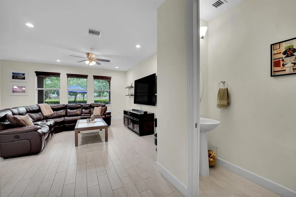 3162 NW 124th Way Sunrise, FL 33323