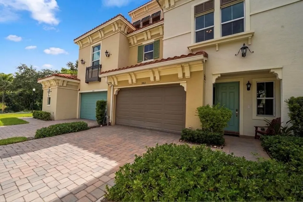 3162 NW 124th Way Sunrise, FL 33323
