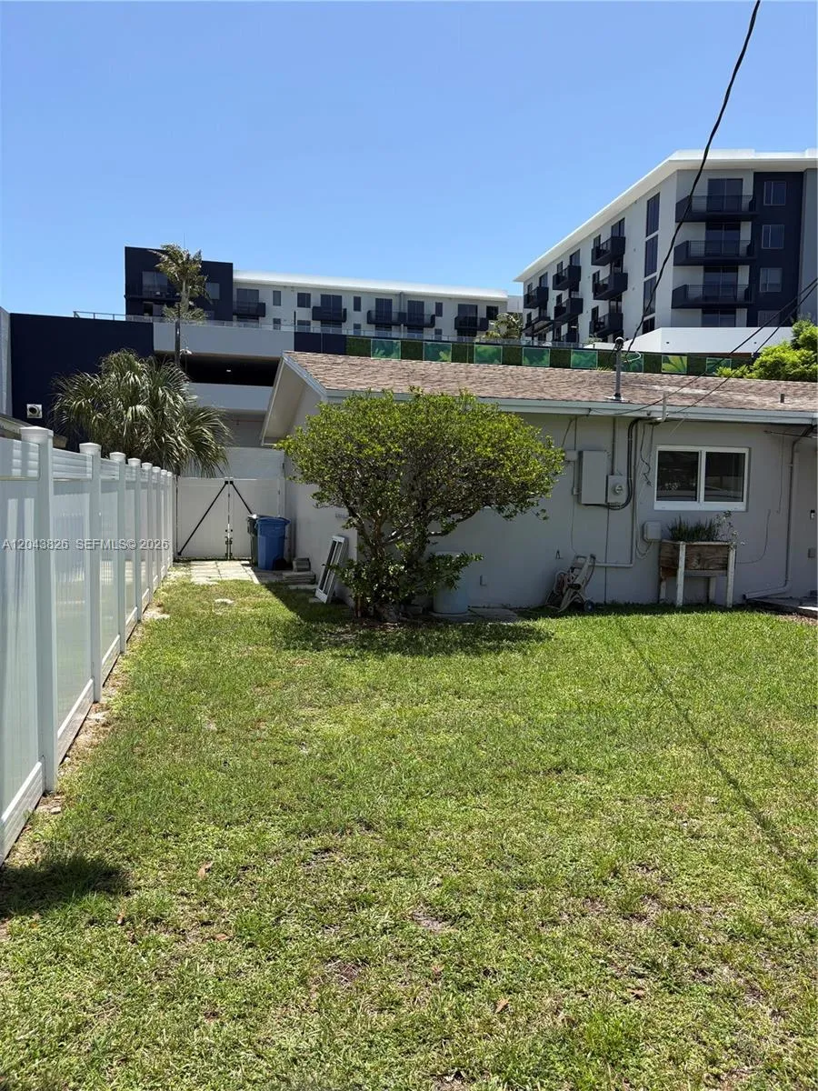 3397 NE 20th Ave Oakland Park, FL 33306