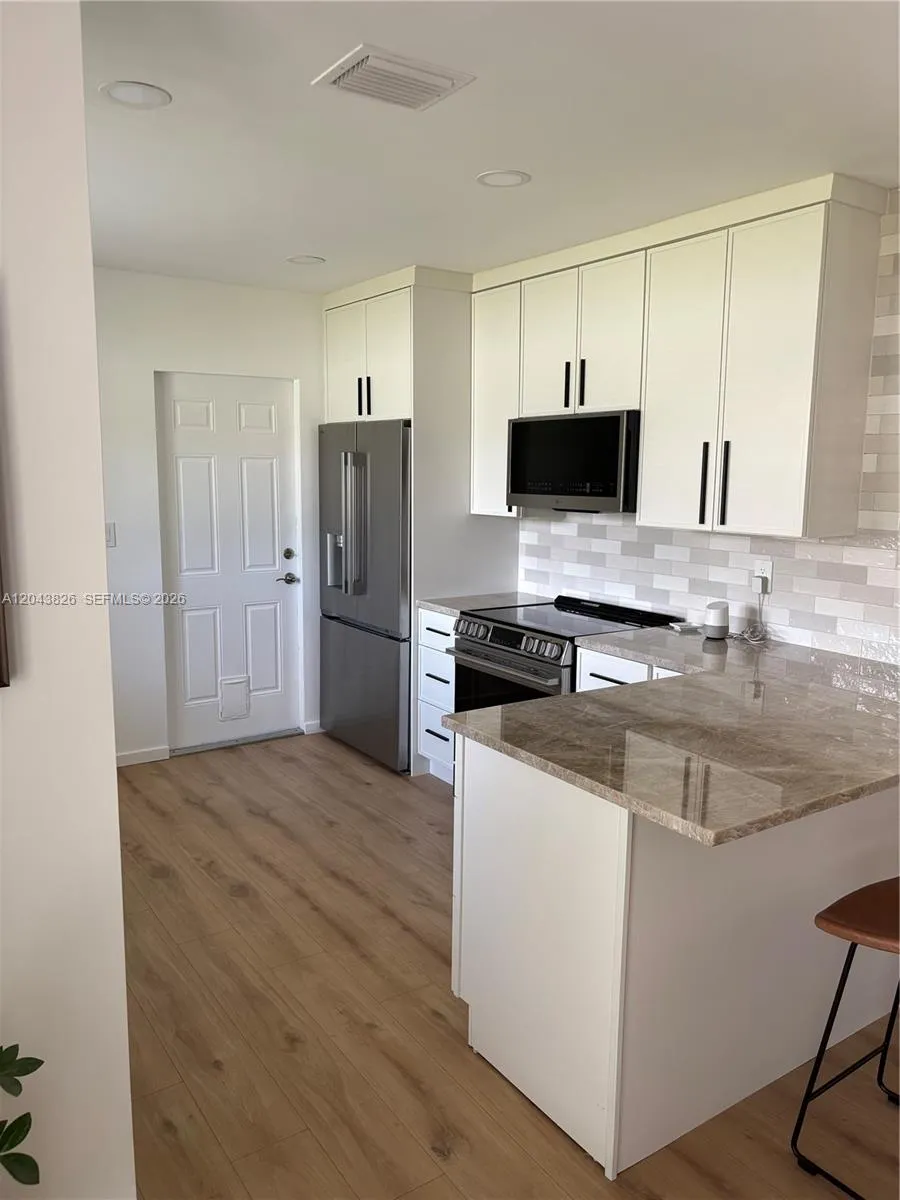 3397 NE 20th Ave Oakland Park, FL 33306