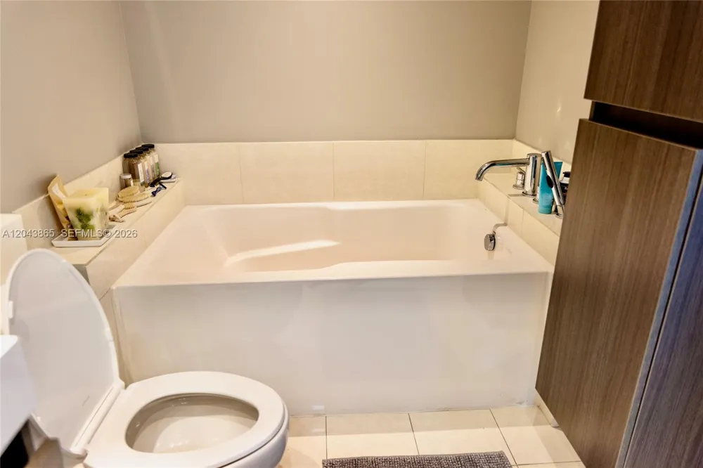 480 NE 30th St #1507 Miami, FL 33137