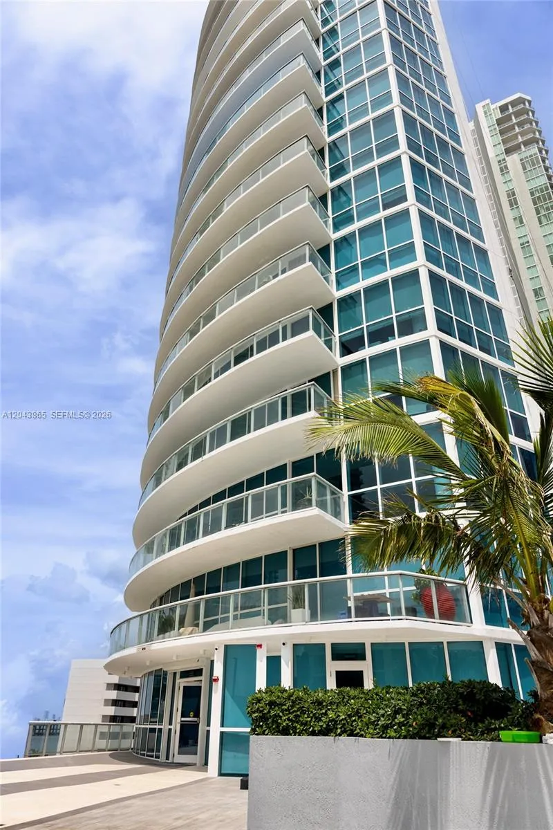 480 NE 30th St #1507 Miami, FL 33137