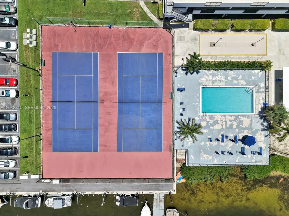 2750 NE 183rd St #2410 Aventura, FL 33160