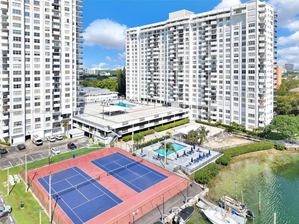 2750 NE 183rd St #2410 Aventura, FL 33160