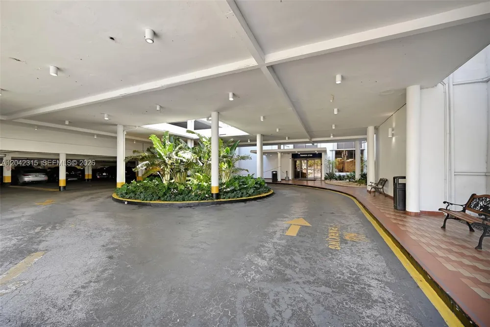 2750 NE 183rd St #2410 Aventura, FL 33160