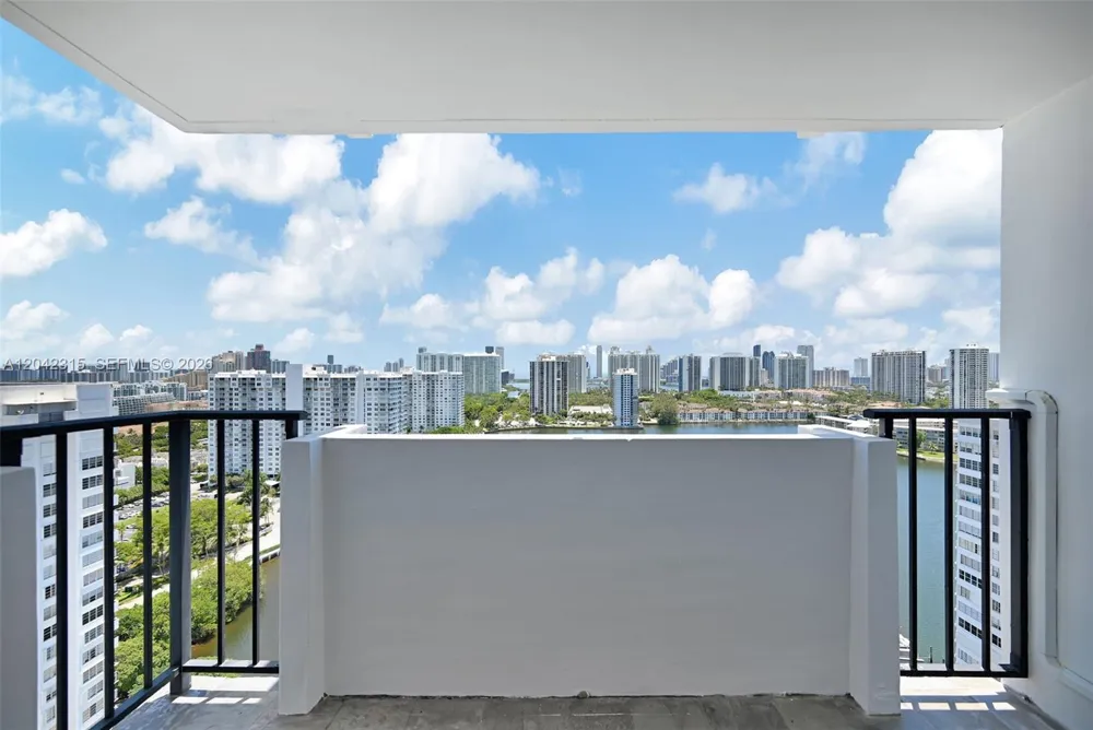 2750 NE 183rd St #2410 Aventura, FL 33160