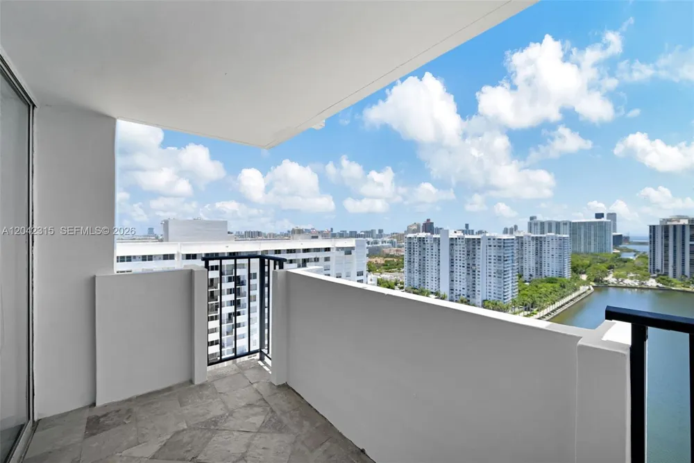 2750 NE 183rd St #2410 Aventura, FL 33160