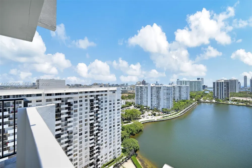 2750 NE 183rd St #2410 Aventura, FL 33160