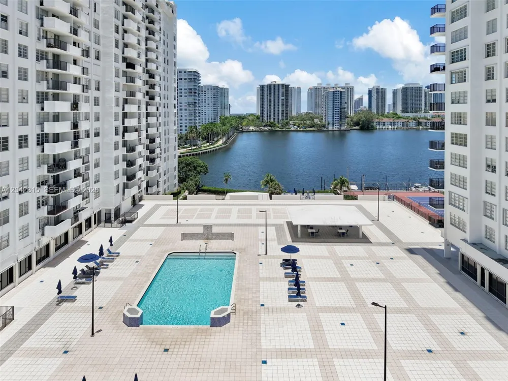 2750 NE 183rd St #2410 Aventura, FL 33160