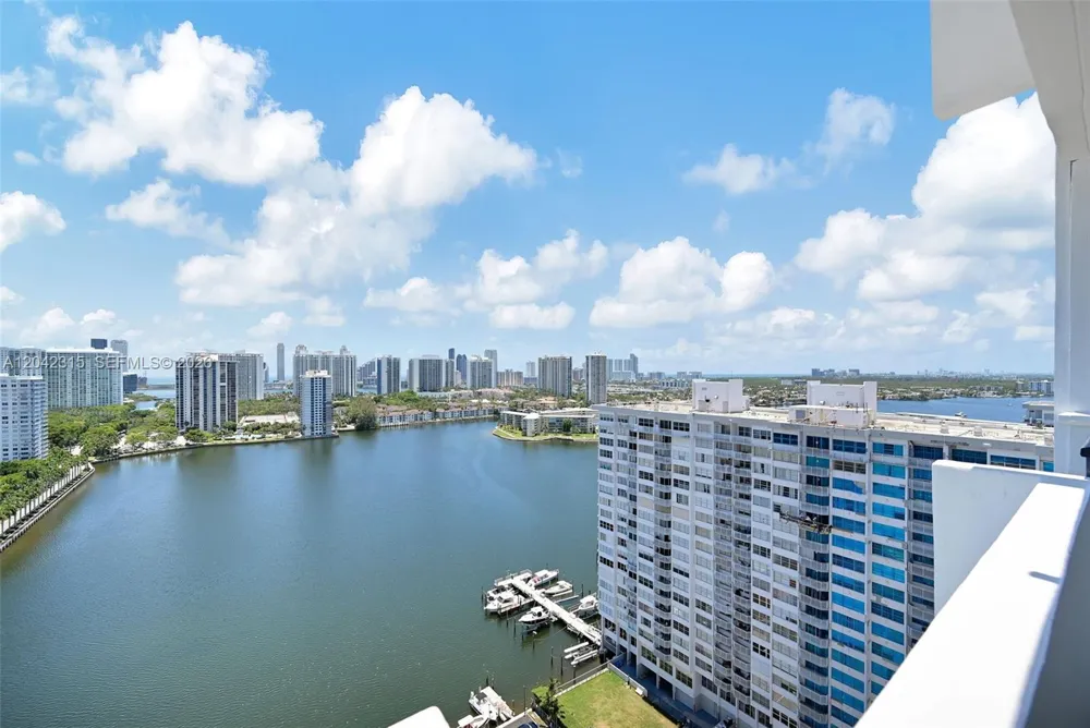 2750 NE 183rd St #2410 Aventura, FL 33160