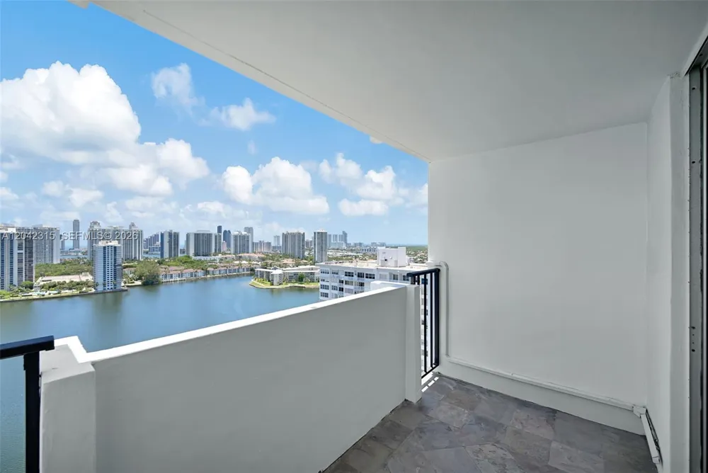 2750 NE 183rd St #2410 Aventura, FL 33160