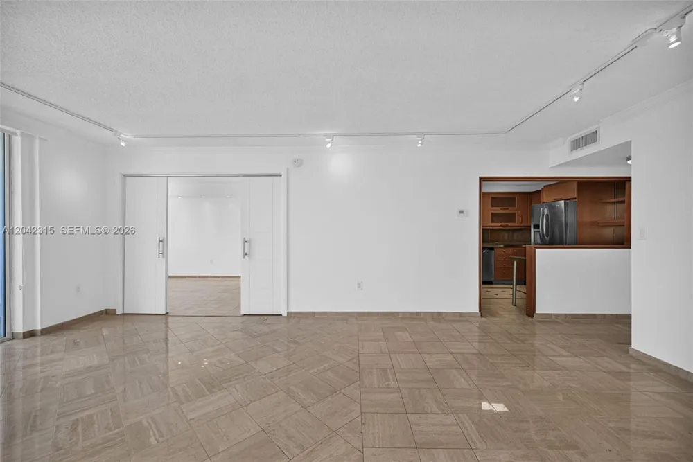 2750 NE 183rd St #2410 Aventura, FL 33160