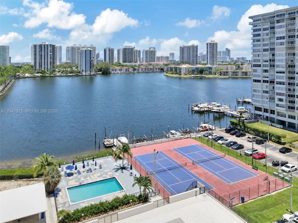 2750 NE 183rd St #2410 Aventura, FL 33160
