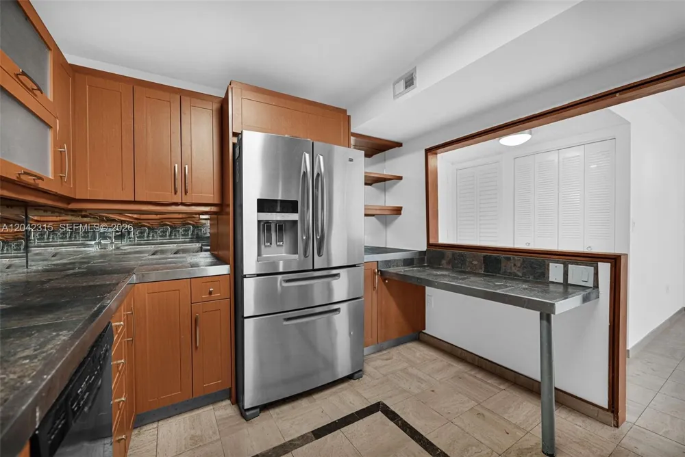 2750 NE 183rd St #2410 Aventura, FL 33160