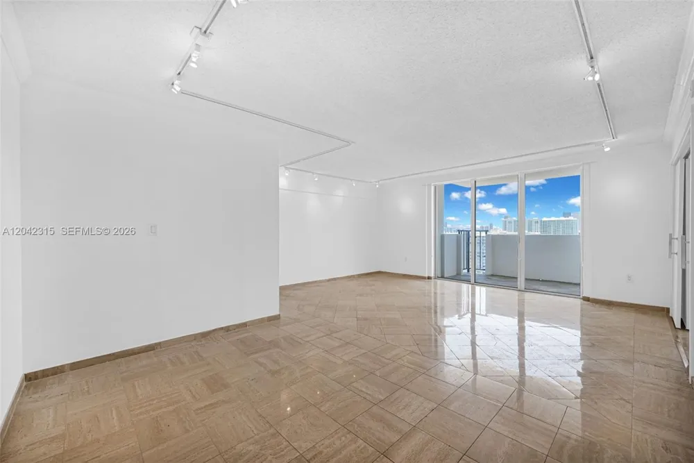 2750 NE 183rd St #2410 Aventura, FL 33160