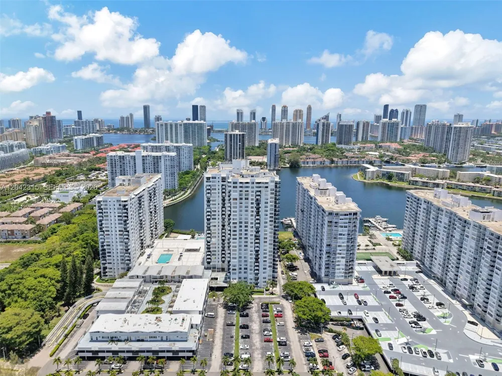 2750 NE 183rd St #2410 Aventura, FL 33160