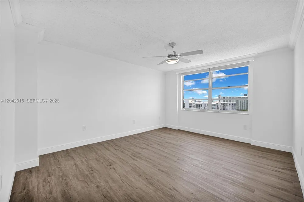 2750 NE 183rd St #2410 Aventura, FL 33160