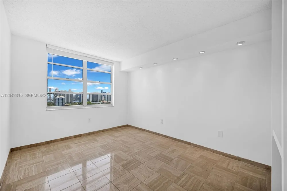 2750 NE 183rd St #2410 Aventura, FL 33160