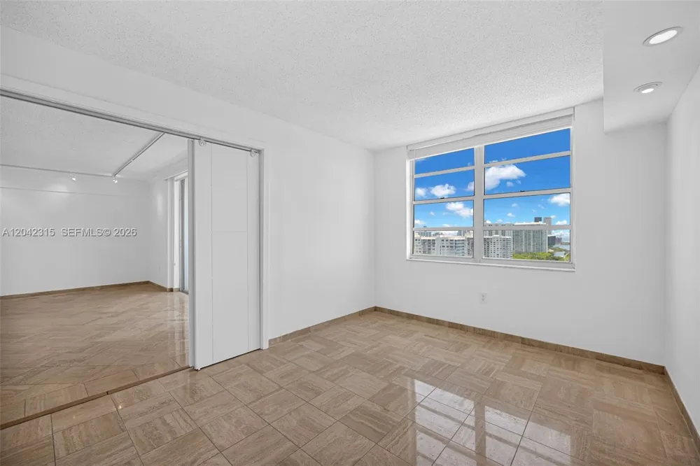 2750 NE 183rd St #2410 Aventura, FL 33160