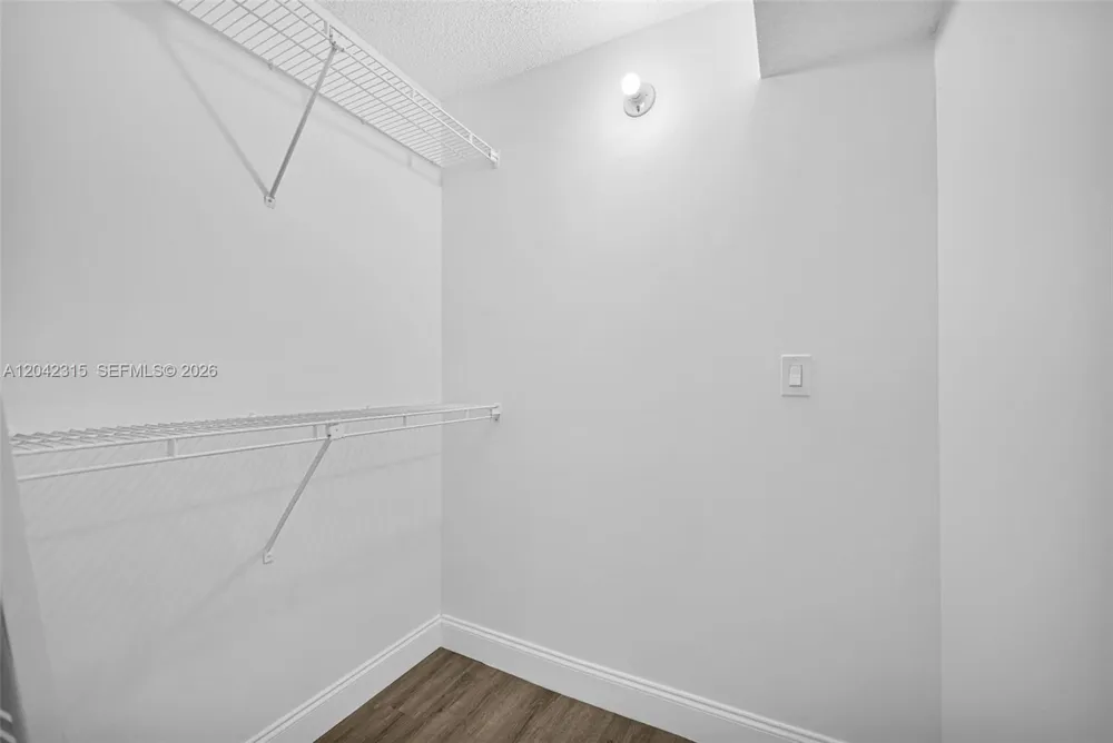 2750 NE 183rd St #2410 Aventura, FL 33160