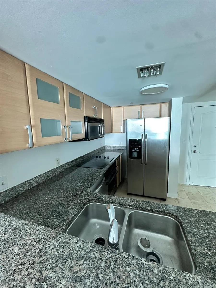 2101 Brickell Avenue #808 Miami, FL 33129