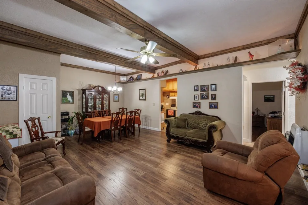 9953 Greentree Lane Wills Point, TX 75169