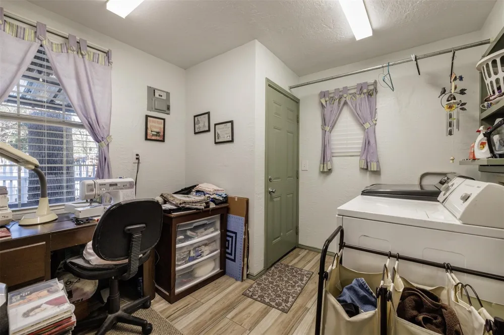 9953 Greentree Lane Wills Point, TX 75169
