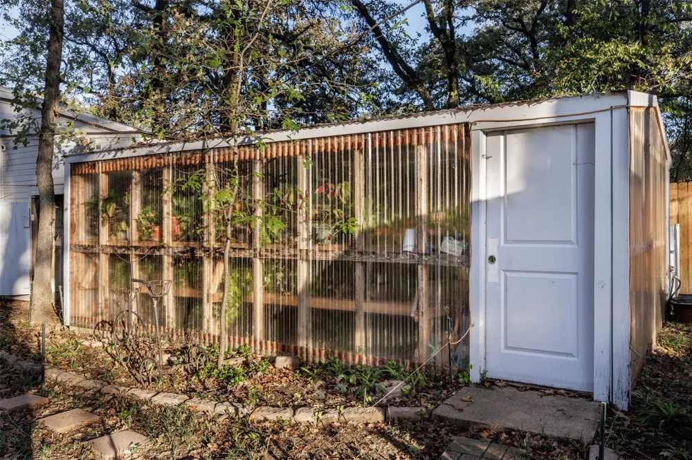9953 Greentree Lane Wills Point, TX 75169