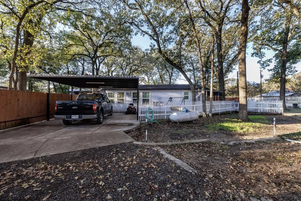 9953 Greentree Lane Wills Point, TX 75169