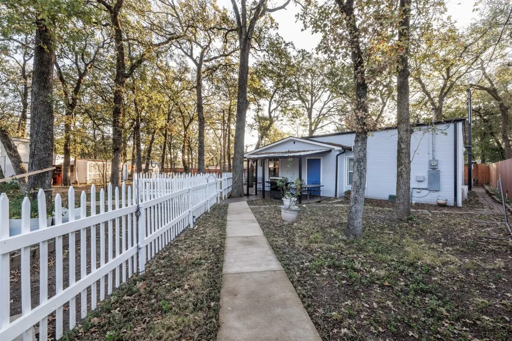 9953 Greentree Lane Wills Point, TX 75169