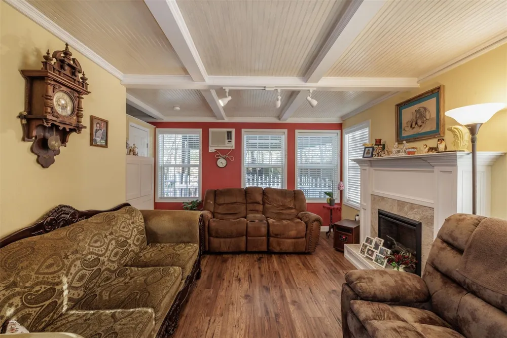 9953 Greentree Lane Wills Point, TX 75169