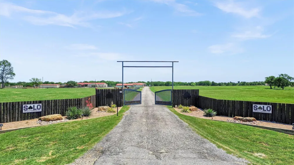 20910 US Highway 377 Whitesboro, TX 76273