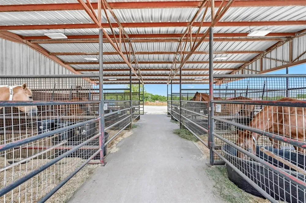 20910 US Highway 377 Whitesboro, TX 76273