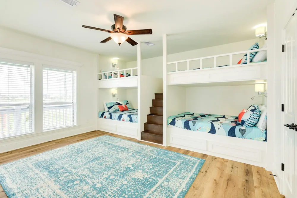 998 Austin Drive Gilchrist, TX 77617