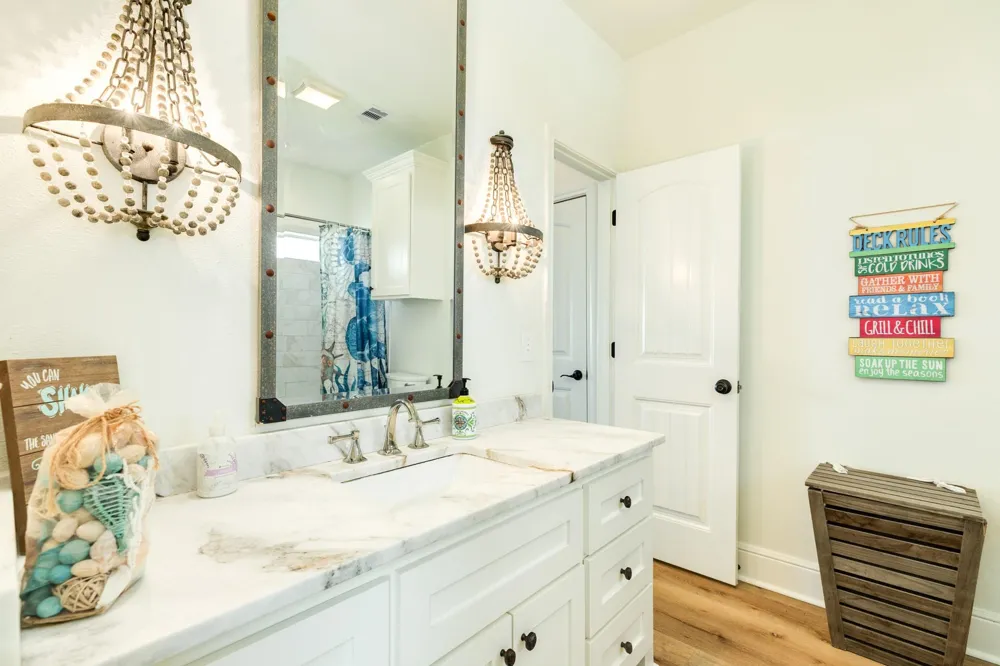 998 Austin Drive Gilchrist, TX 77617