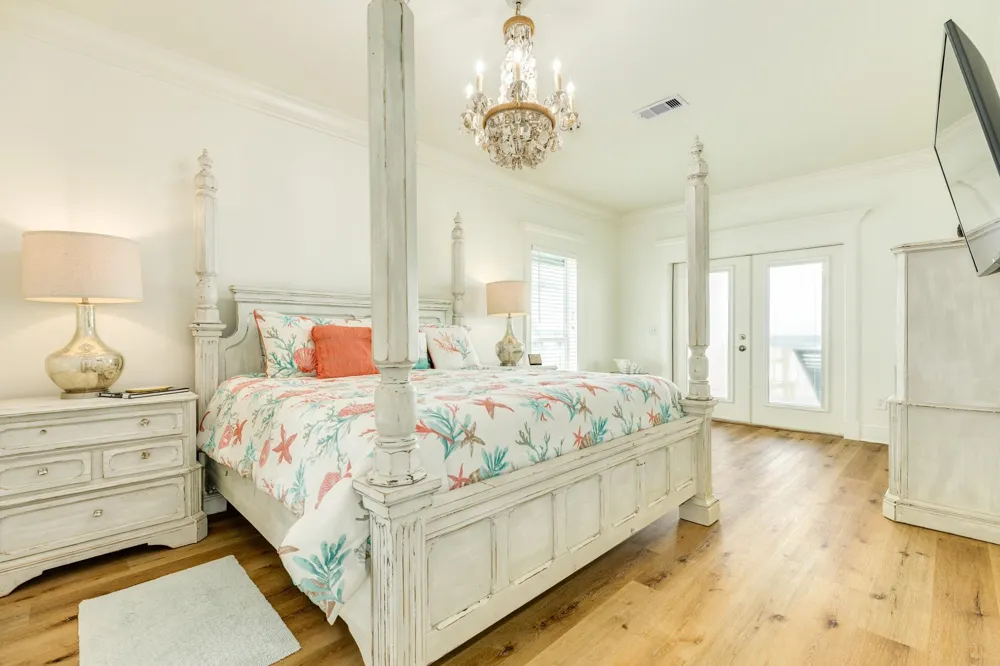998 Austin Drive Gilchrist, TX 77617