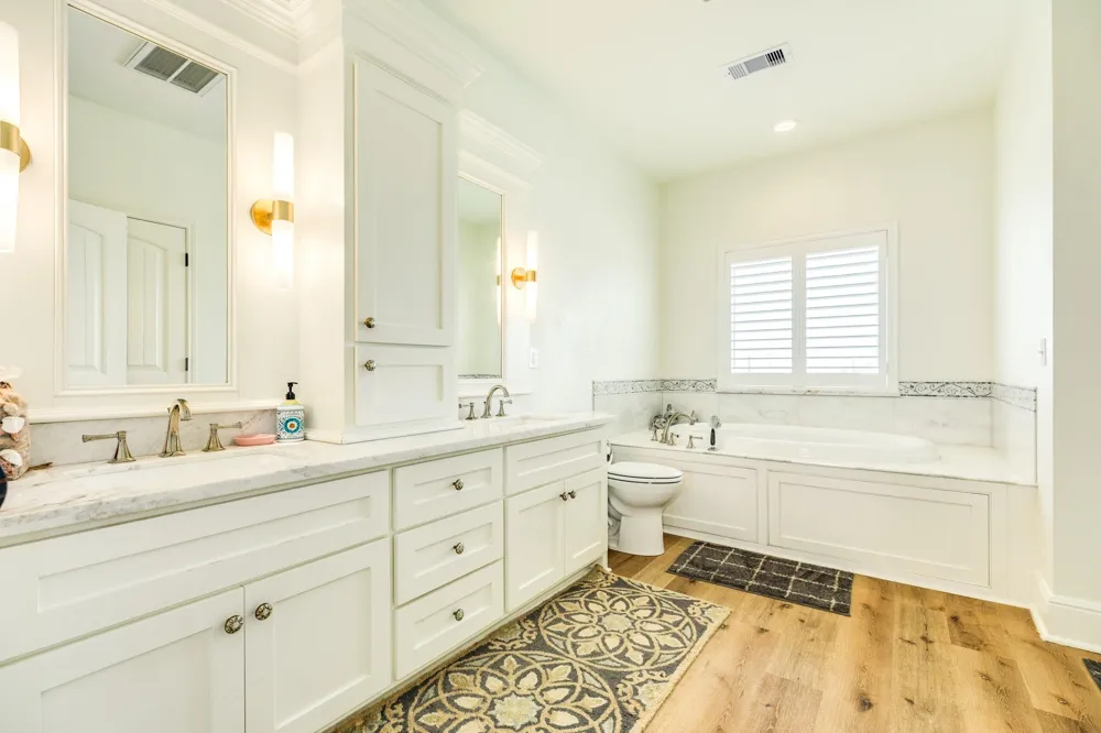 998 Austin Drive Gilchrist, TX 77617