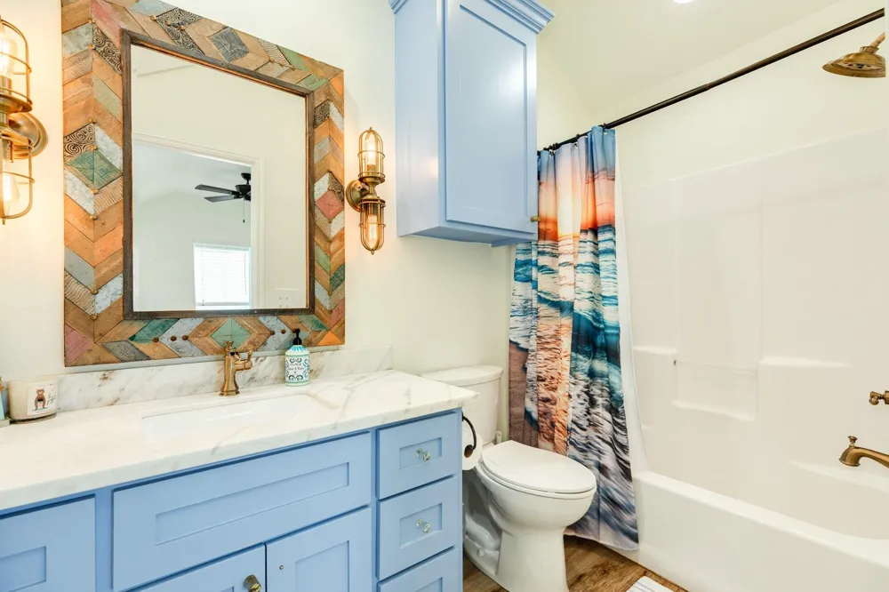 998 Austin Drive Gilchrist, TX 77617