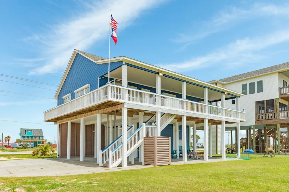 998 Austin Drive Gilchrist, TX 77617