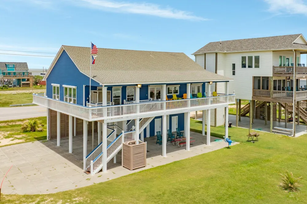 998 Austin Drive Gilchrist, TX 77617