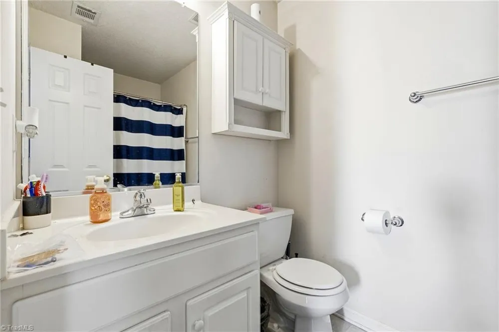 6105 Hedgecock Circle #2B High Point, NC 27265