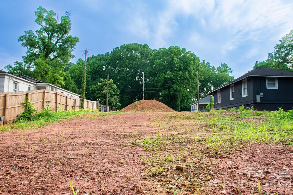 2321 Dundeen Street #4 Charlotte, NC 28216