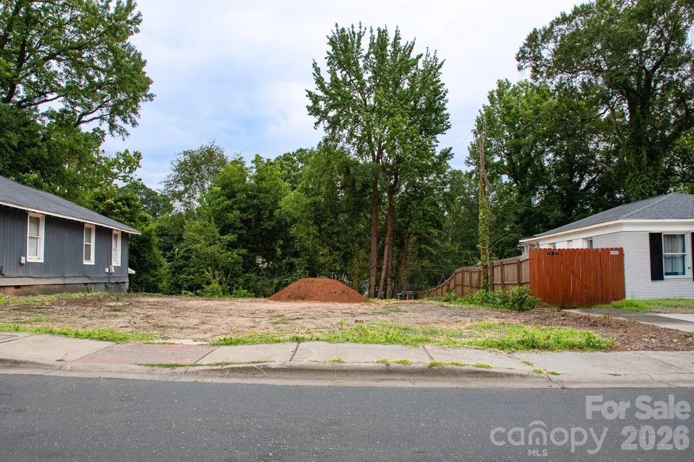 2321 Dundeen Street #4 Charlotte, NC 28216