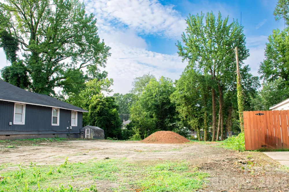 2321 Dundeen Street #4 Charlotte, NC 28216
