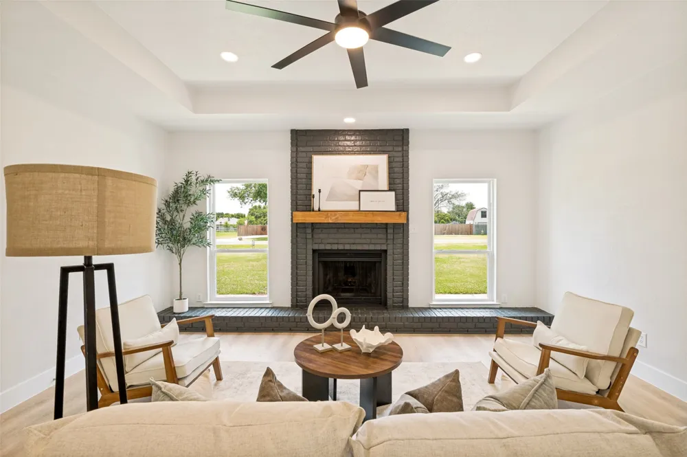 109 Shadow Drive Red Oak, TX 75154