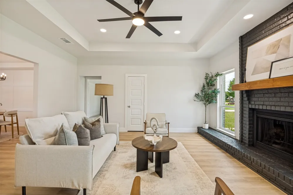 109 Shadow Drive Red Oak, TX 75154