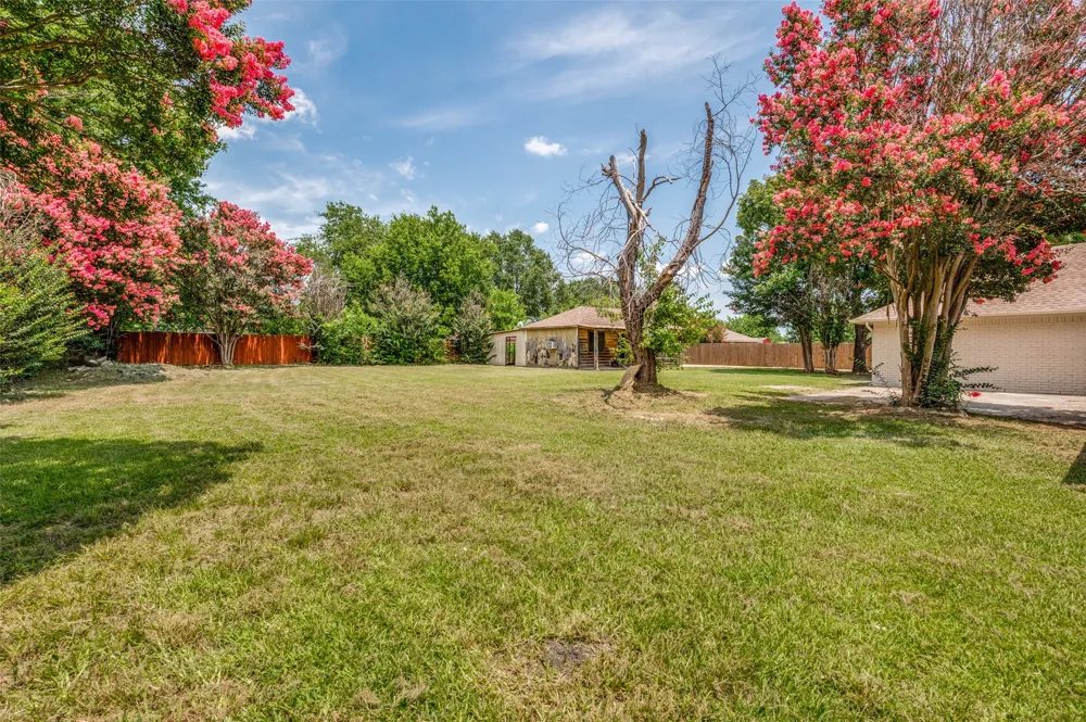 109 Shadow Drive Red Oak, TX 75154
