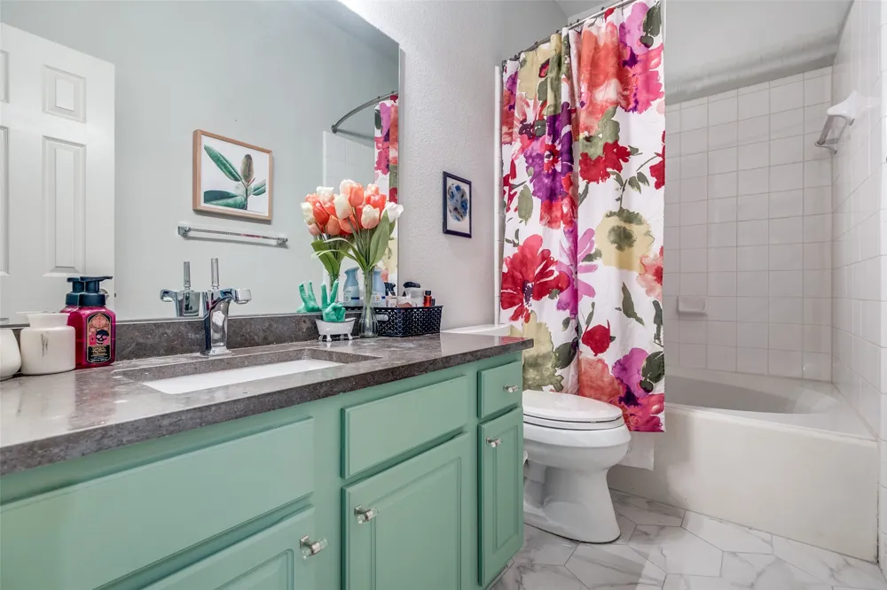2328 Throckmorton Street Dallas, TX 75219